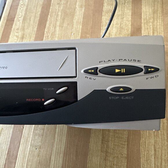 RCA VR546 VR637 VR637HF VCR 4-Head Mono VHS Tape Player AccuSearch No Remote - Picture 5 of 13